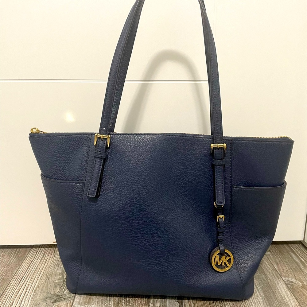 Michael Kors Jet Set Tote
